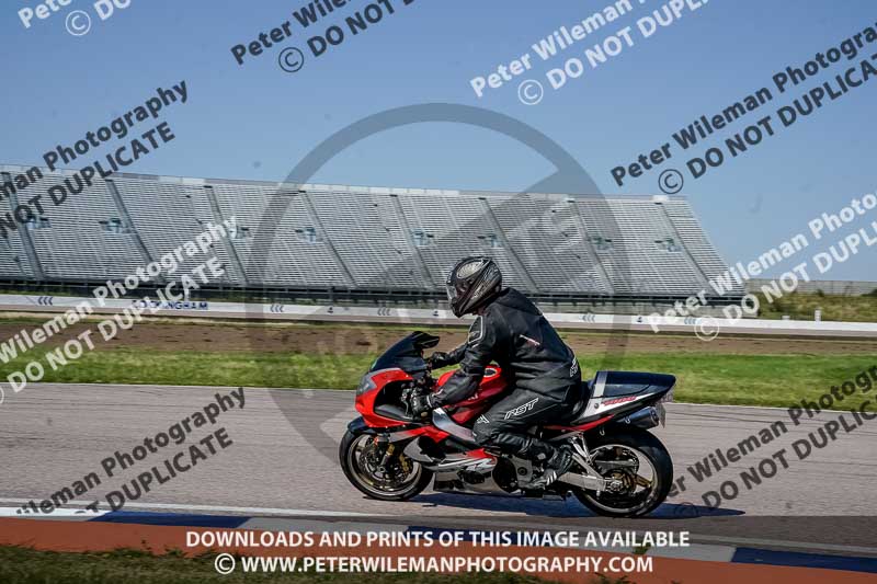 Rockingham no limits trackday;enduro digital images;event digital images;eventdigitalimages;no limits trackdays;peter wileman photography;racing digital images;rockingham raceway northamptonshire;rockingham trackday photographs;trackday digital images;trackday photos